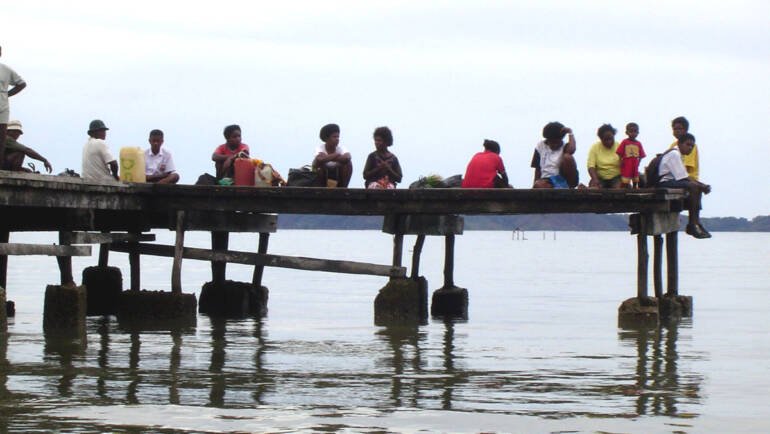 Bumi Terkikis, Hidup Tergerus